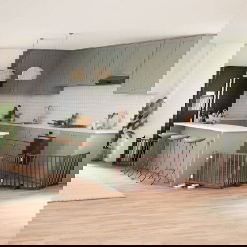 VidaXL Vrata za pse s vrata&amp;scaron;cima 6 panela sklopiva 480 cm drvo topole Slike