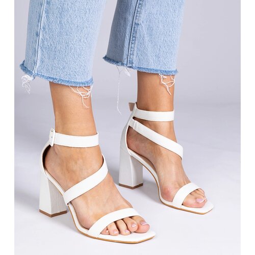 Gemre White block heel sandals with buckle Runaz Cene