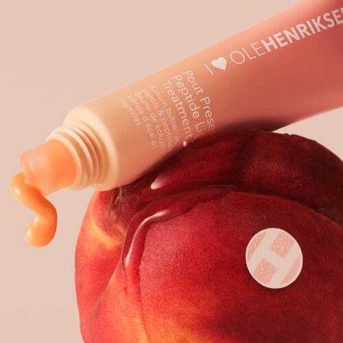 OLEHENRIKSEN Pout Preserve Peptide Lip Treatment vlažilni sijaj za ustnice odtenek Peach Glaze 12 ml Slike