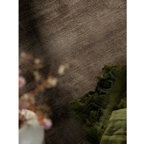 Vikosa Rjava ročno tkana viskozna preproga 160x230 cm Noemi &amp;ndash; Slike