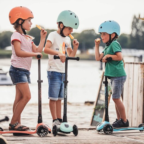 Scoot&amp;amp;Ride&amp;reg; otro&amp;scaron;ka čelada s blueberry Slike
