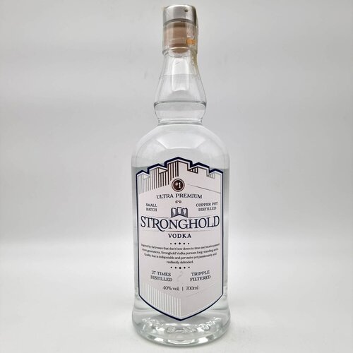 JUNI 93 Juni Stronghold Vodka 0,7 Slike