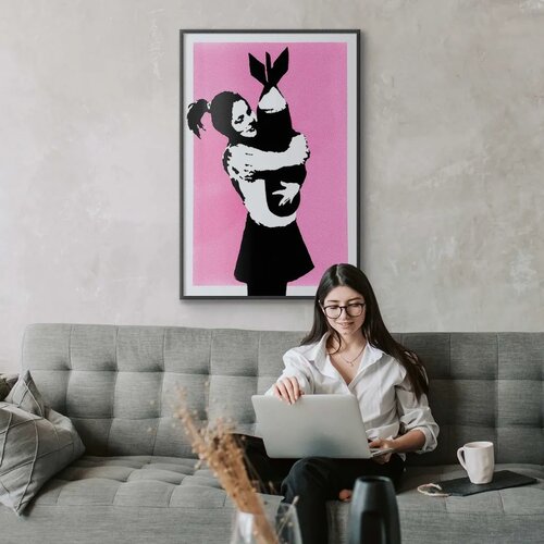  Plakat - Bomb Hug 60x90 Crni okvir Slike