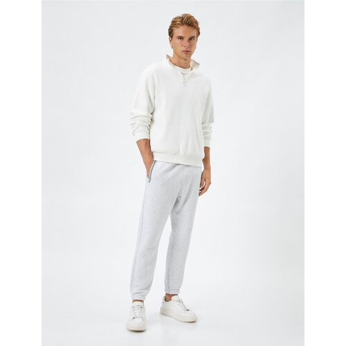 Koton Jogger Sweatpants With Lace-Up Waist, Zipper Pocket Detailed. Slike