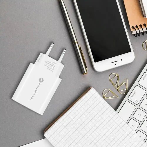Forcell Putni punjač s USB C utičnicom i Type C kabelom - 3A 25W s PD i QC 4.0 funkcijom Slike
