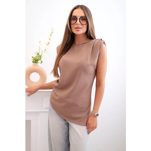 Kesi Włoski Elegant women&amp;#039;s blouse with ruffles and asymmetrical cut camel Slike
