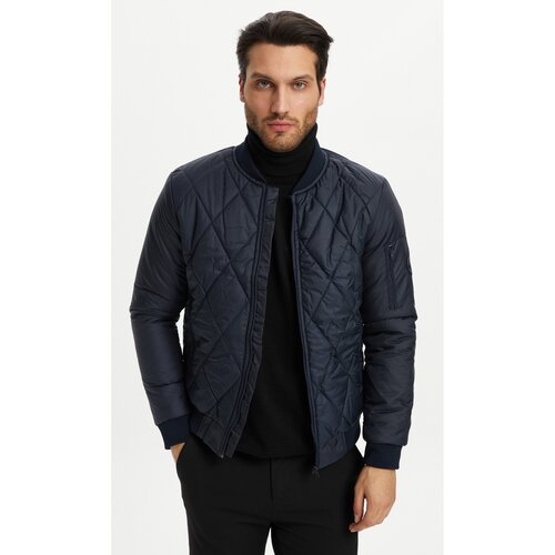 River Club Men's Navy Blue Water And Windproof Quilted Patterned Coat. Slike