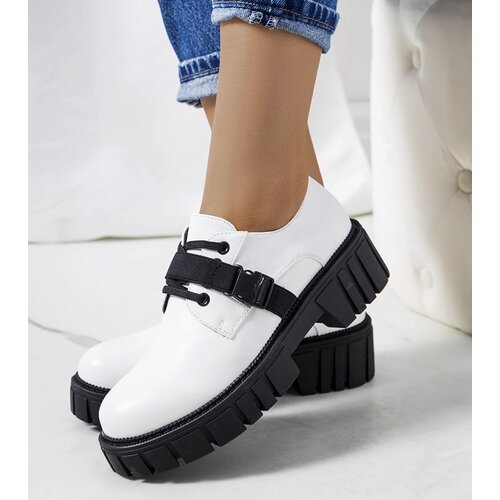 Gemre White lace-up shoes with tractor soles Marike Cene