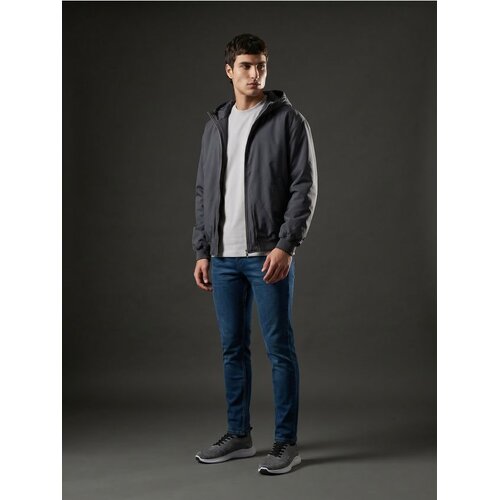 Sinsay Slim fit traperice s efektom pranja Slike