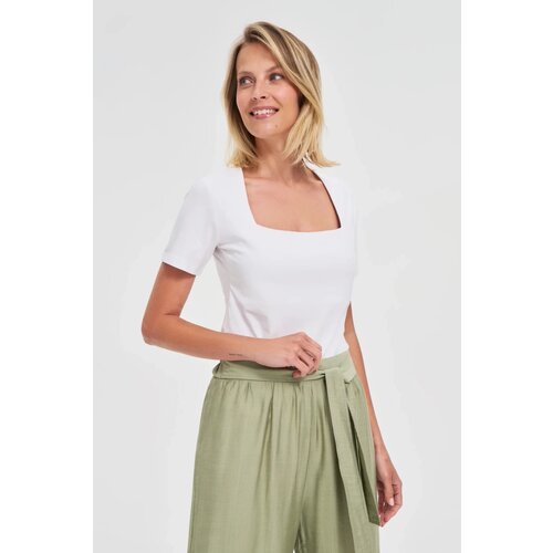 Marisse White Diamond Neckline Blouse Slike