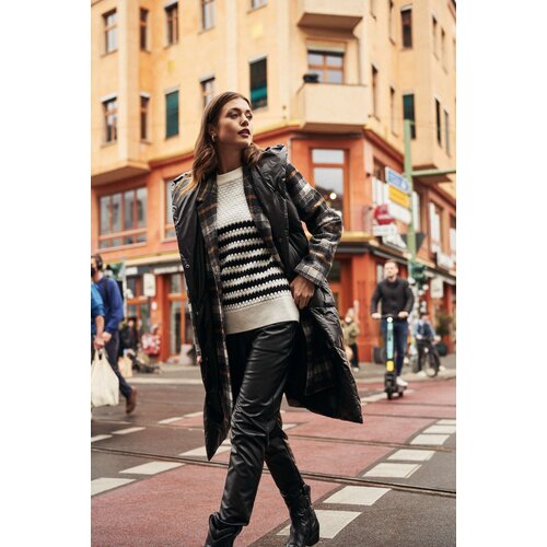 Marisse Sweater Z-Sw-3947 Off White_Black Cene