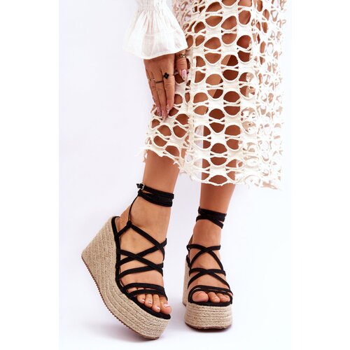 Kesi Leather sandals on a wedge Black Margaritt Cene