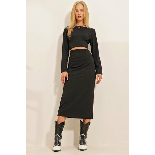 Trend Alaçatı Stili Women's Black Crew Neck Crop Blouse And Midi Length Corduroy Skirt Set Cene