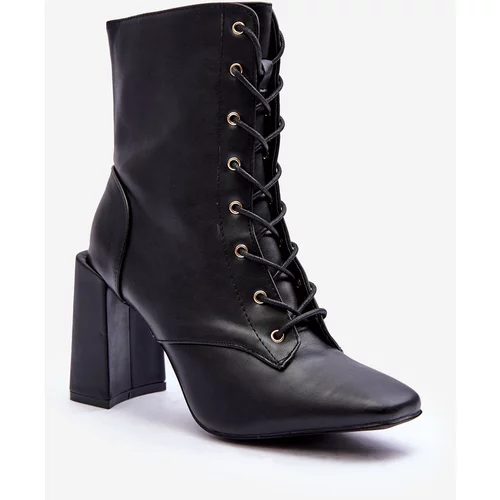 Kesi Leather heeled shoes laced black Divani