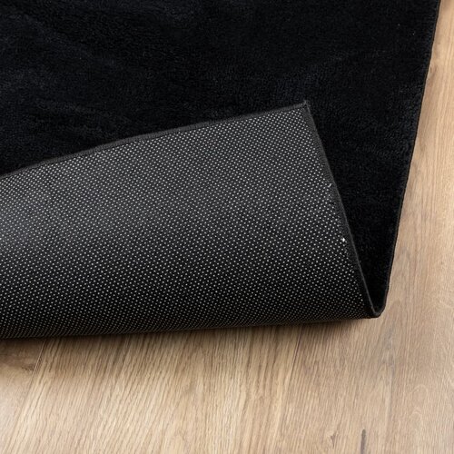  Tepih OVIEDO kratkih vlakana crni 140 x 200 cm Slike