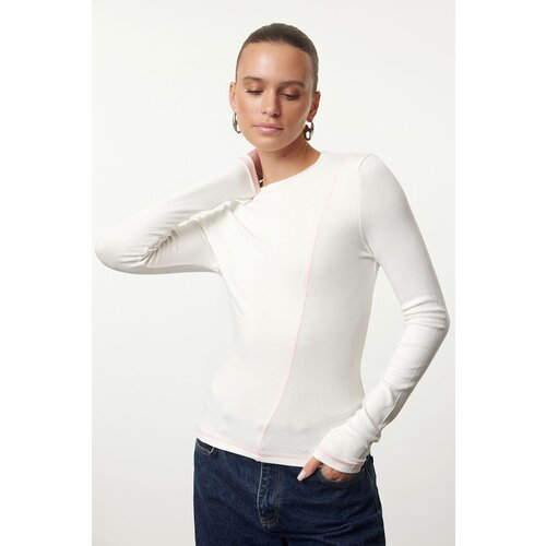 Trendyol Ecru Fitted/Fits the Body Carioca Seam Detailed Crew Neck Flexible Knitted Blouse Cene