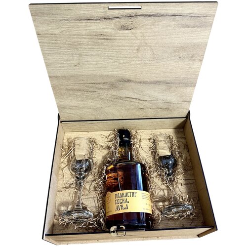 KOVILJ Manastir Dunja Gift Box 2 ča&scaron;e Grappa Cene