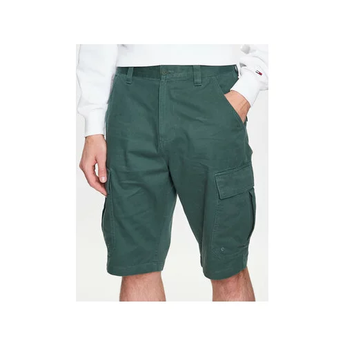 Tommy Jeans Kratke hlače iz tkanine Aiden Baggy DM0DM15974 Zelena Regular Fit