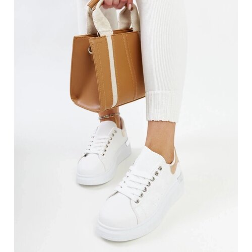 D/CEO White trainers Justar Cene