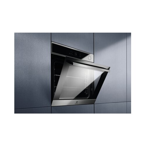 Electrolux ugradna rerna EOC8P39WX Slike