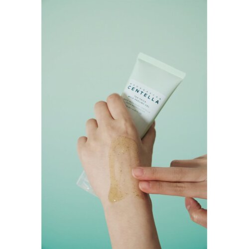 SKIN1004 Madagascar Centella Tea-Trica Mild Peeling Gel gel za piling s umirujućim djelovanjem 125 ml Slike