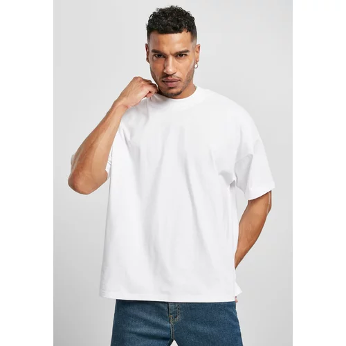 UC Men Oversized T-shirt with neckline and neck white