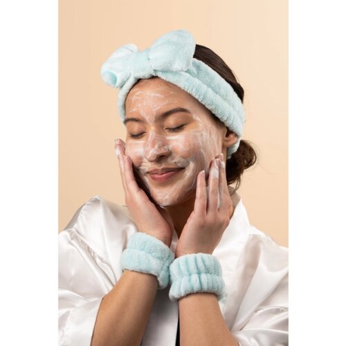 Ecotools Cleansing Headband &amp;amp; Wristband Set set za odstranjevanje ličil s spa naglavnim trakom Slike