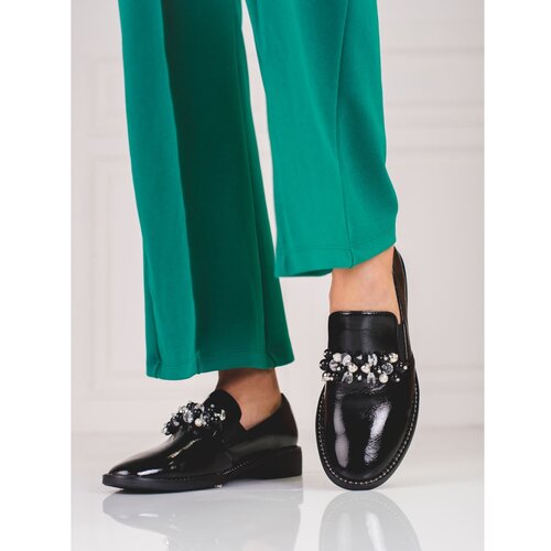 SHELOVET Lacquered women's lords with ornament black Cene