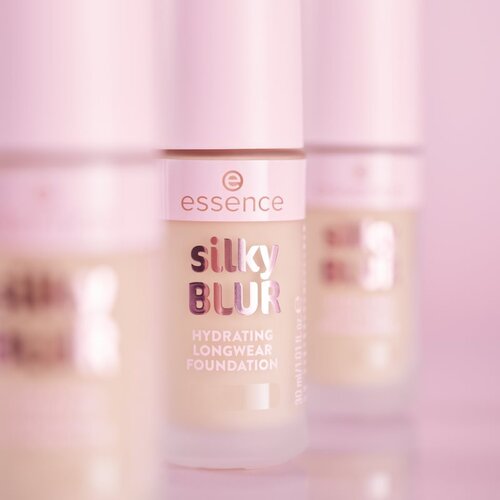 Essence silky BLUR naravno prekrivni vlažilni tekoči puder za mat videz odtenek 115 30 ml Slike