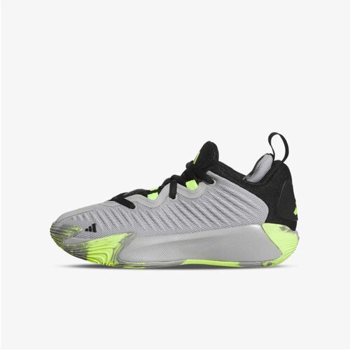 Adidas initiation j Cene