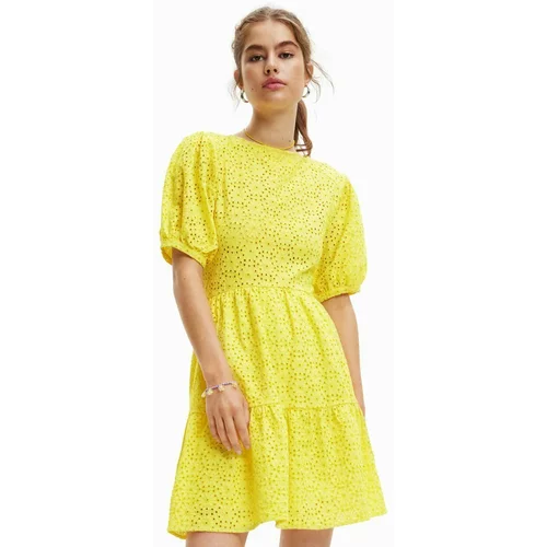 Desigual Pamučna haljina boja: žuta, mini, širi se prema dolje