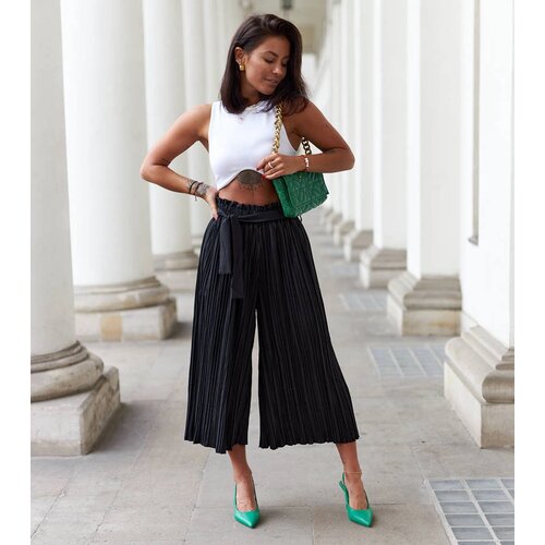 Gemre Black wide pleated pants Artemio Cijene