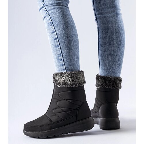 Gemre Black snow boots on low wedge Brownton Cene