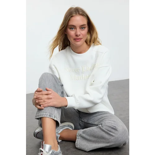 Trendyol Ecru Slogan Embroidered Oversize/Wide Pattern Thick Inside Polar Fleece Knitted Sweatshirt