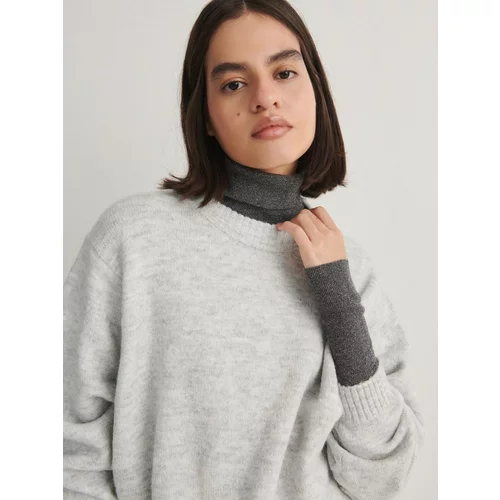 Reserved navaden pulover - svetlo siva