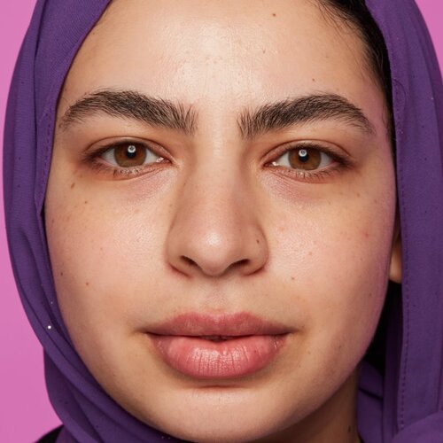 NYX Professional Makeup Bare With Me Blur Tint Foundation mat puder s srednjo prekrivnostjo 30 ml Odtenek 06 soft beige Slike