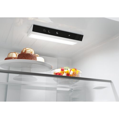 Candy kombinovani frižider CNCQ2T518EB no frost 280 l Slike