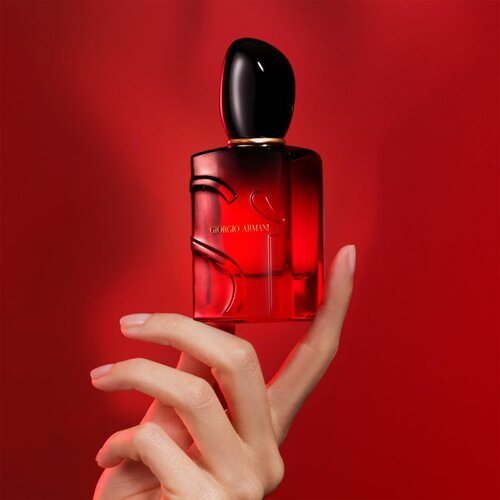 Armani S&amp;igrave; Passione Intense parfemska voda punjiva za žene 30 ml Slike