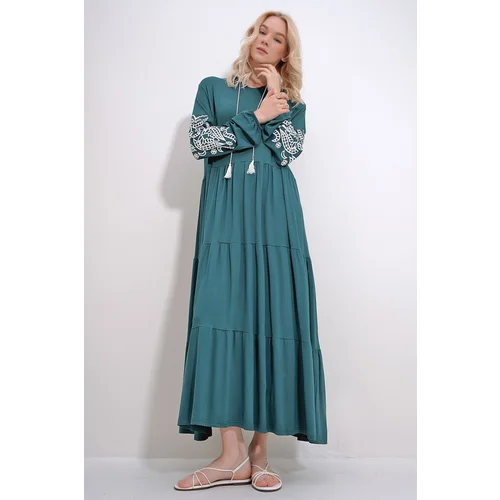 Trend Alaçatı Stili Women's Emerald Green Prevailing Collar Sleeves Flock Printed Layered Flounced Viscose Dress