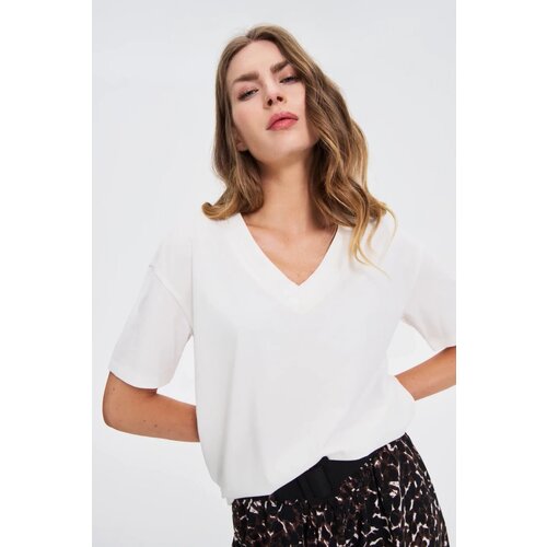 Marisse White V-Neck T-Shirt Cene