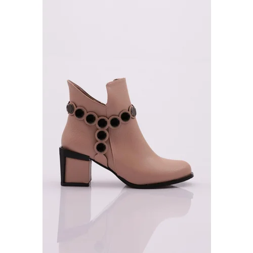 DGN 810-22k Women's Heeled Boots with Buckle Detail.