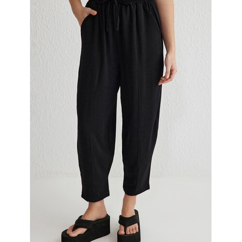 Trendyol Ženske pantalone TWOSS25PL00027, Crne Cene