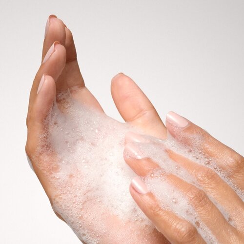 Kerasilk Essentials Sensitive Shampoo &amp;scaron;ampon za občutljivo lasi&amp;scaron;če 250 ml Slike