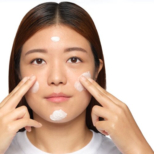 The Ordinary Vitamin C Suspension 23% + HA Spheres 2% posvetlitveni serum z vitaminom C 30 ml Slike