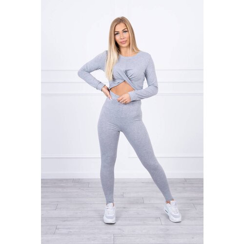 Kesi Set with ruffles on a gray blouse Slike
