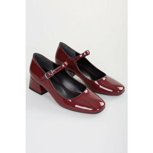 Shoeberry Women's Noua Burgundy Patent Leather Heeled Shoes Cene