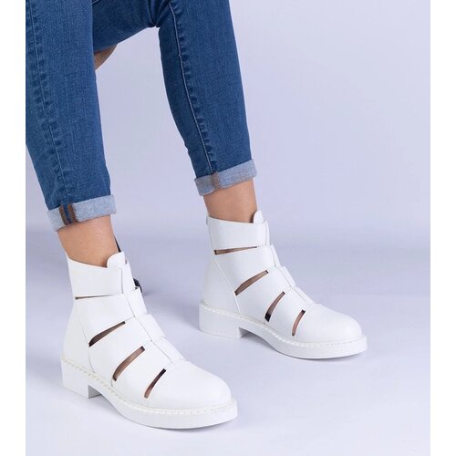 D/CEO marka niezdefiniowana White ankle boots made of eco-leather with cutouts on a flat heel Kalipso Cene