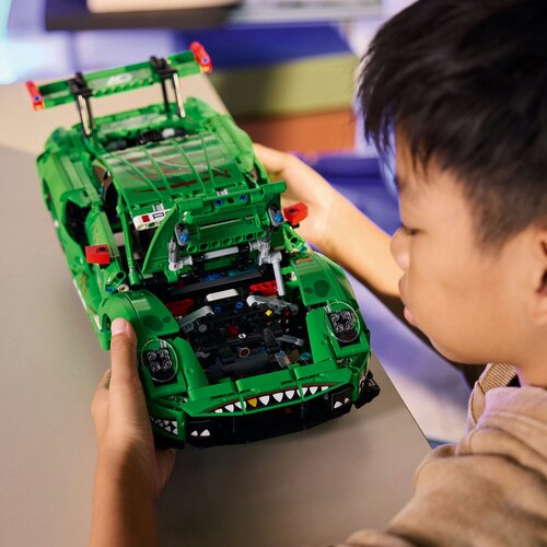 Lego Technic - Automobil Porsche 911 GT3 R REXY AO Racing (42224) Slike