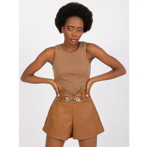 Fashion Hunters Camel shorts made of ecological Iwetta leather