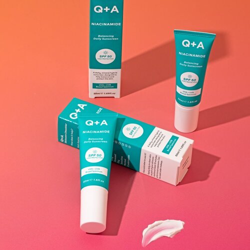 Q+A Niacinamide za&amp;scaron;čitna krema za obraz SPF 50 50 ml Slike